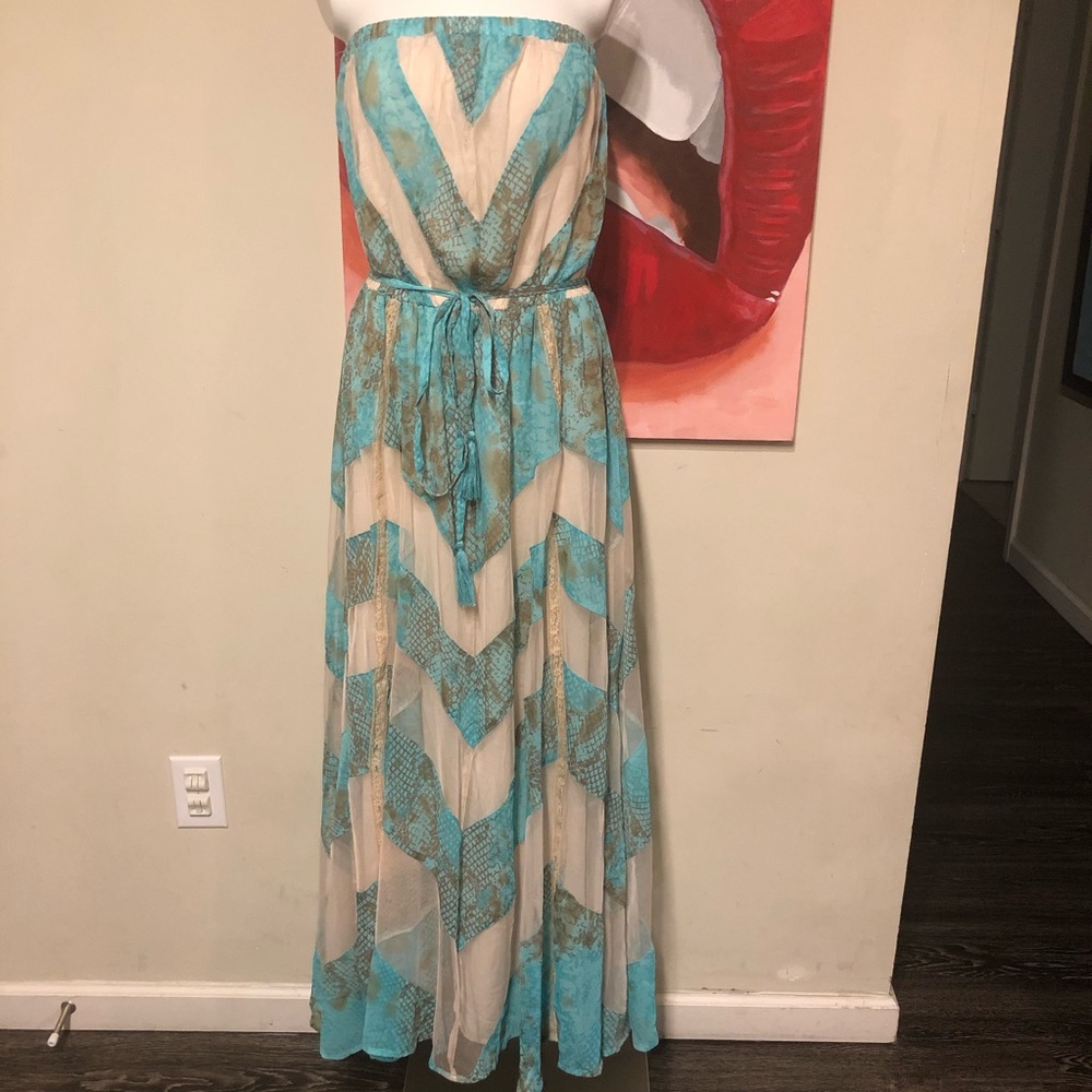 Strapless dress.
